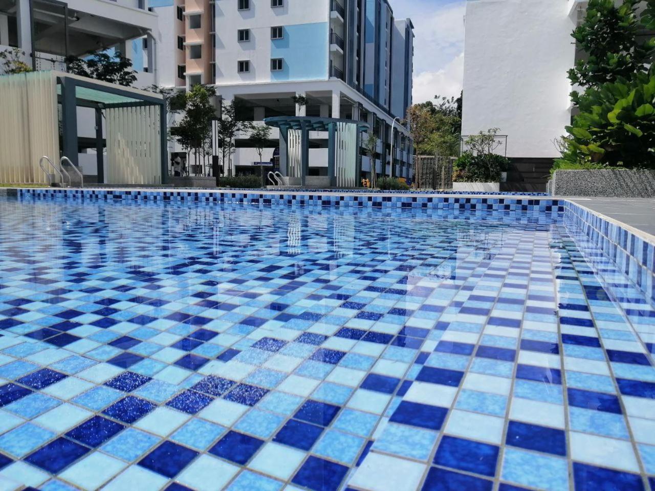 Pangsapuri Bayu Temiang - 5pax Pool View