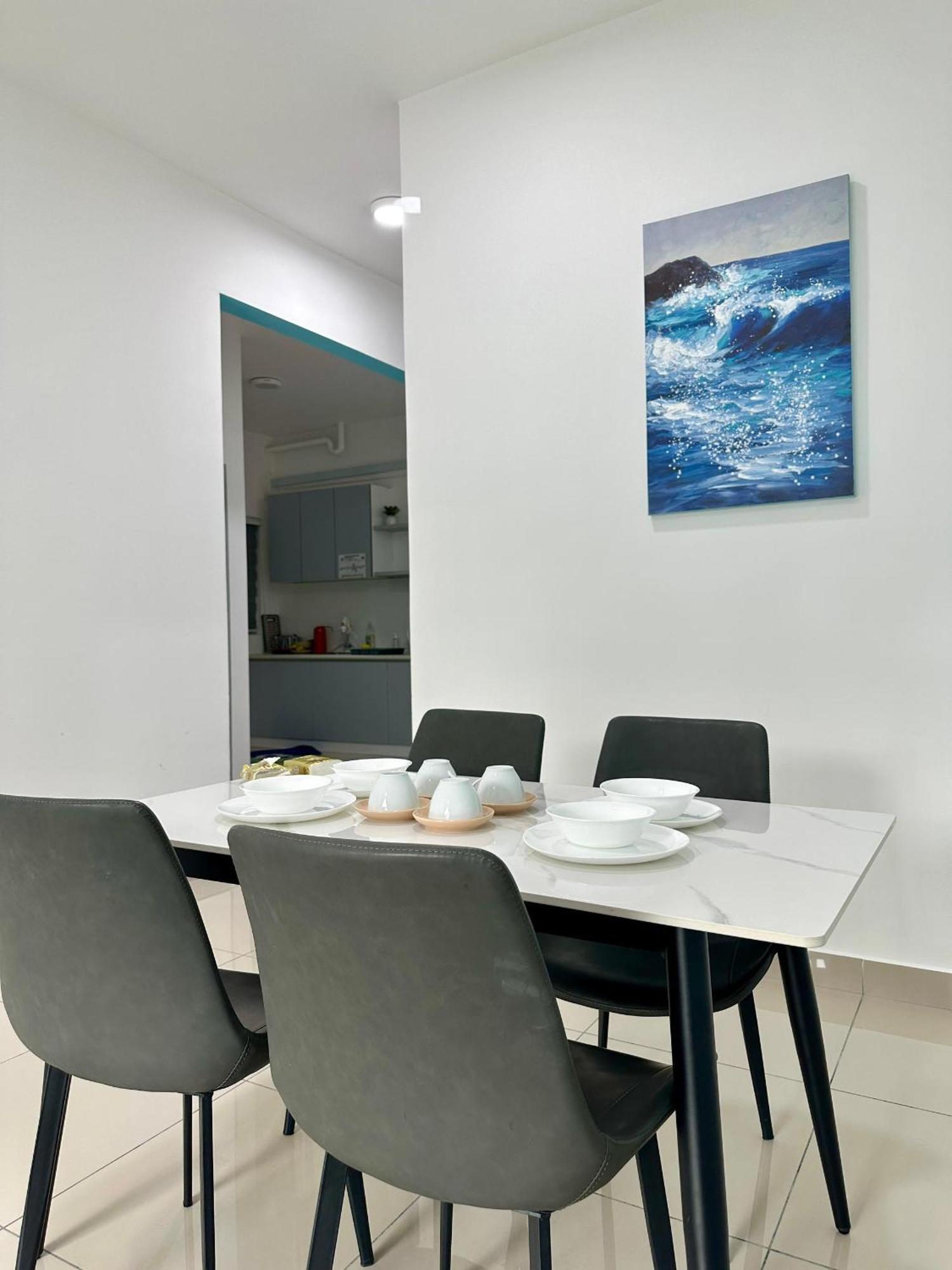 Bayu Temiang - 5pax Pool View Pangsapuri Seremban